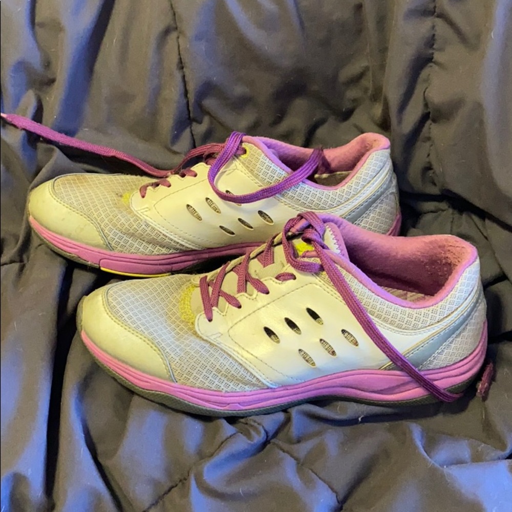 Vionic orthotic sneakers. Size 9
